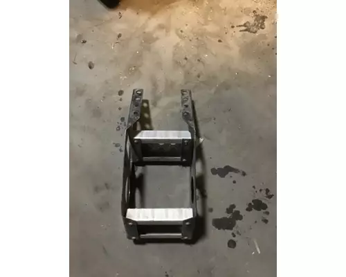 FREIGHTLINER Cascadia Step