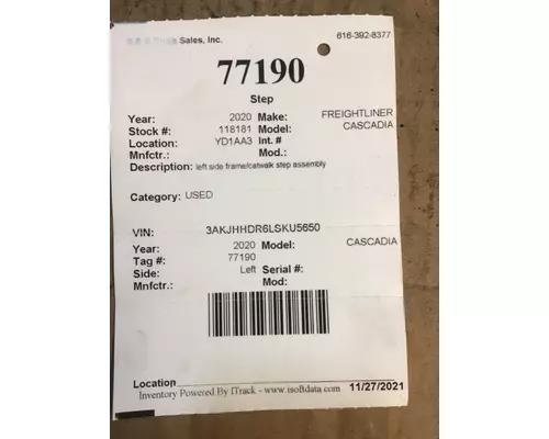 FREIGHTLINER Cascadia Step