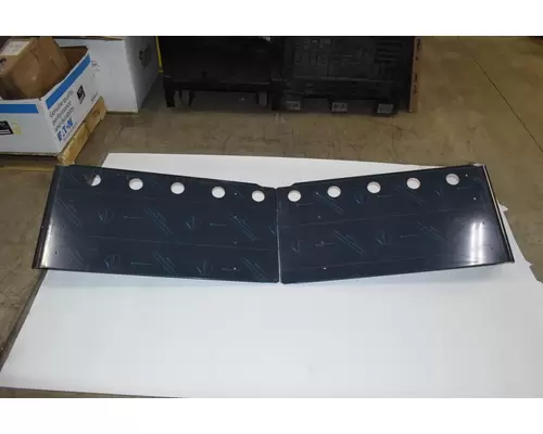 FREIGHTLINER Cascadia Sun Visor (External)