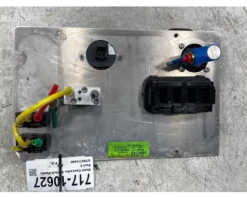 FREIGHTLINER Cascadia Switch Panel