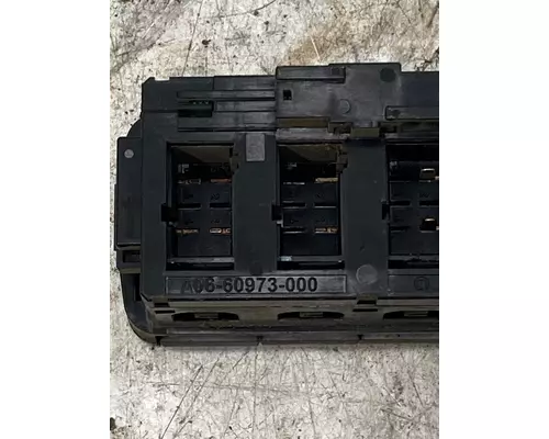 FREIGHTLINER Cascadia Switch Panel
