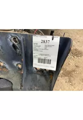 FREIGHTLINER Cascadia Tag Axle
