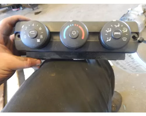 FREIGHTLINER Cascadia Temperature Control