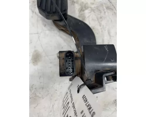 FREIGHTLINER Cascadia Throttle Body Assembly