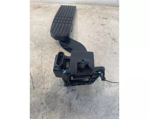 FREIGHTLINER Cascadia Throttle Pedal