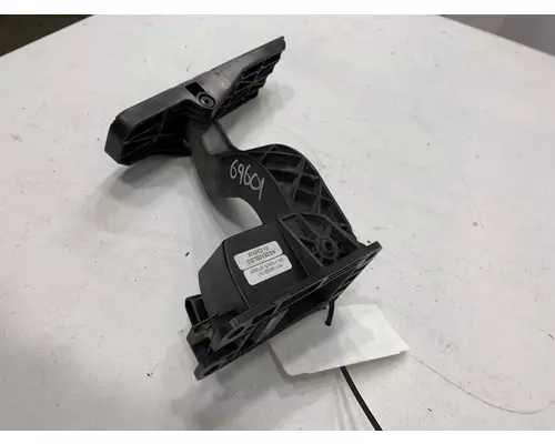 FREIGHTLINER Cascadia Throttle Pedal