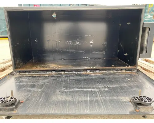 FREIGHTLINER Cascadia Tool Box