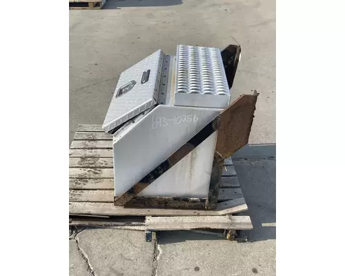 FREIGHTLINER Cascadia Tool Box