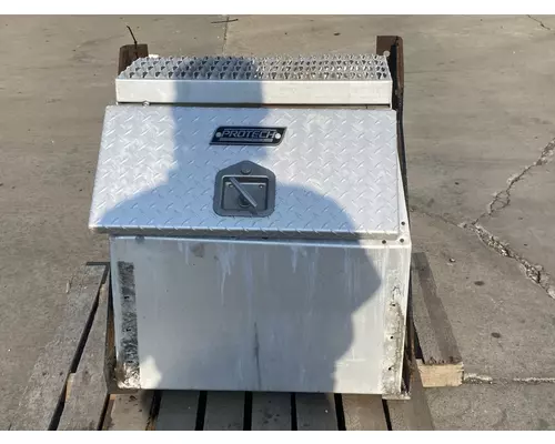 FREIGHTLINER Cascadia Tool Box