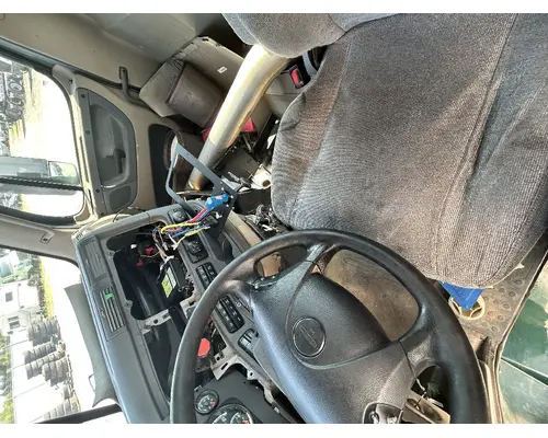 FREIGHTLINER Cascadia Windshield Glass