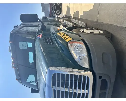 FREIGHTLINER Cascadia Windshield Glass