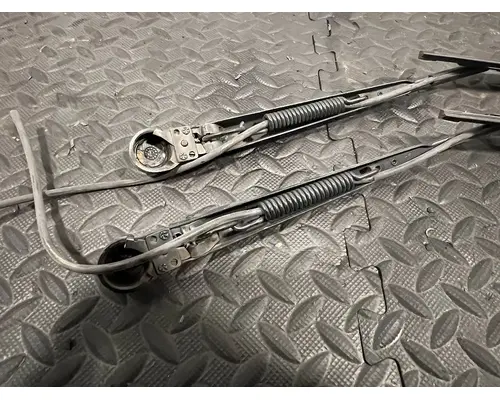 FREIGHTLINER Cascadia Windshield Wiper Arm