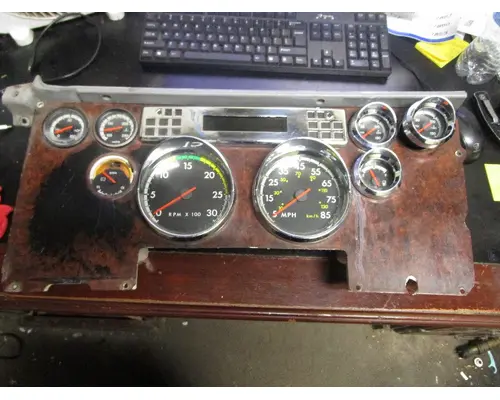 FREIGHTLINER Century_A22-42289-014 Instrument Cluster