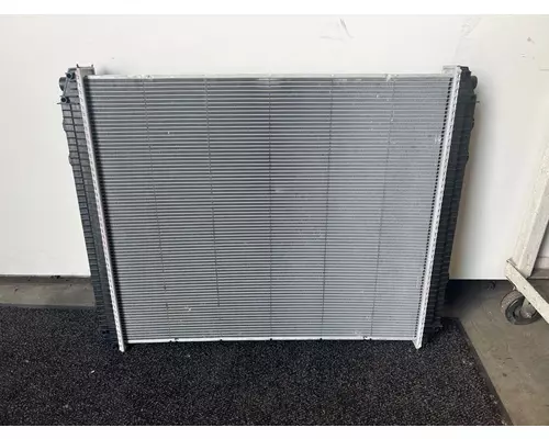 FREIGHTLINER Century Class 120 Radiator