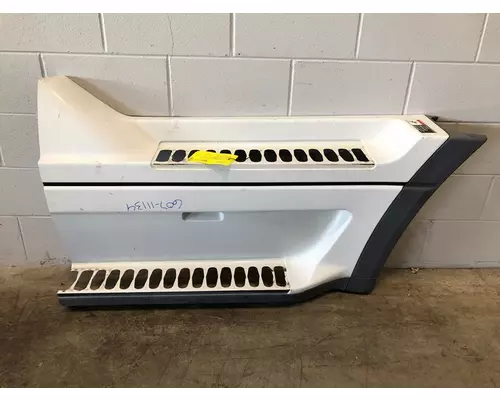 FREIGHTLINER Century Class 120 Side Fairing