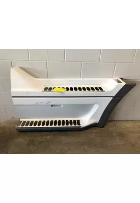 FREIGHTLINER Century Class 120 Side Fairing