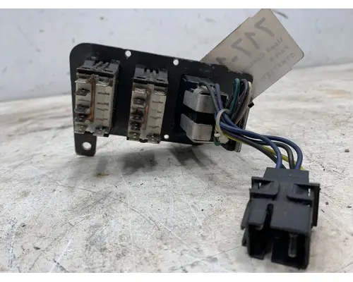 FREIGHTLINER Century Class Dash  Console Switch
