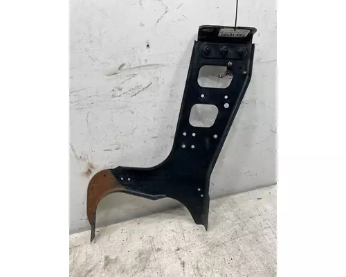 FREIGHTLINER Century Class Fairing Bracket