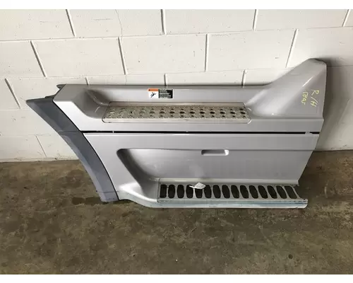 FREIGHTLINER Century Class Side Fairing