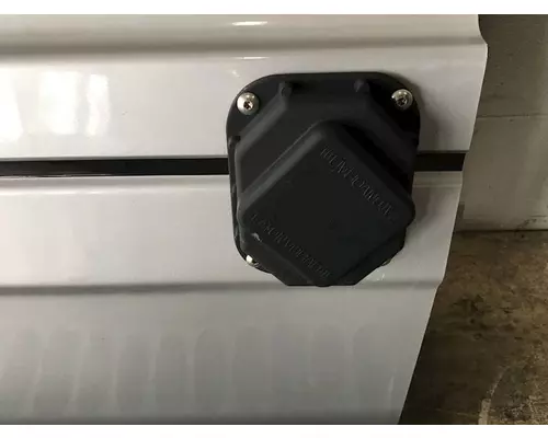 FREIGHTLINER Century Class Side Fairing