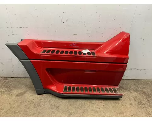FREIGHTLINER Century Class Side Fairing