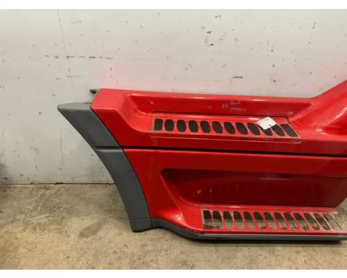 FREIGHTLINER Century Class Side Fairing