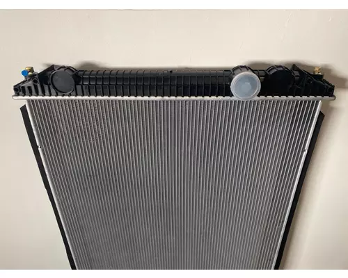 FREIGHTLINER Century ST Radiator