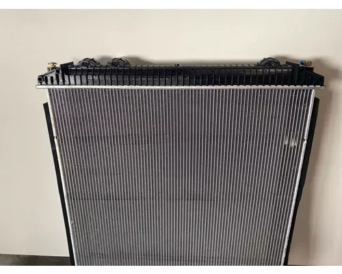 FREIGHTLINER Century ST Radiator