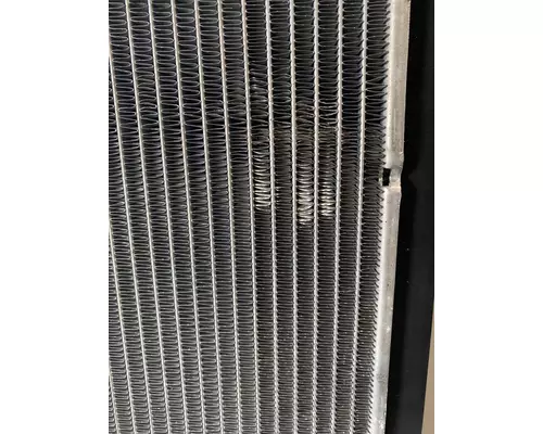 FREIGHTLINER Century ST Radiator