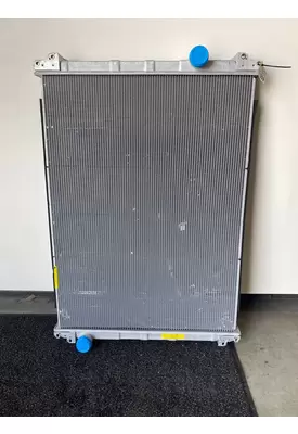 FREIGHTLINER Century ST Radiator