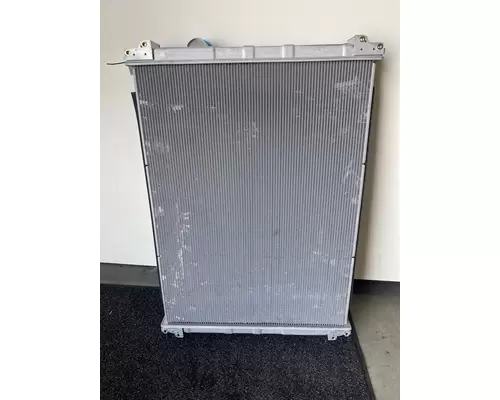 FREIGHTLINER Century ST Radiator