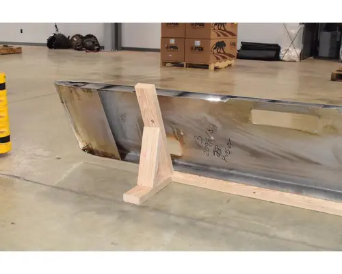 FREIGHTLINER Classic XL Bumper Assembly, Front