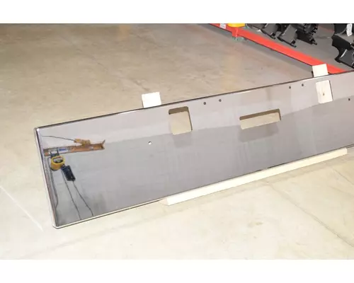 FREIGHTLINER Classic Bumper Assembly, Front