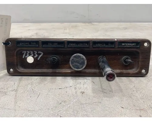 FREIGHTLINER Classic Dash  Console Switch
