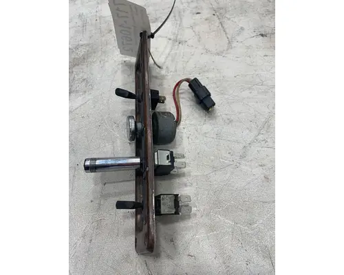 FREIGHTLINER Classic Dash  Console Switch
