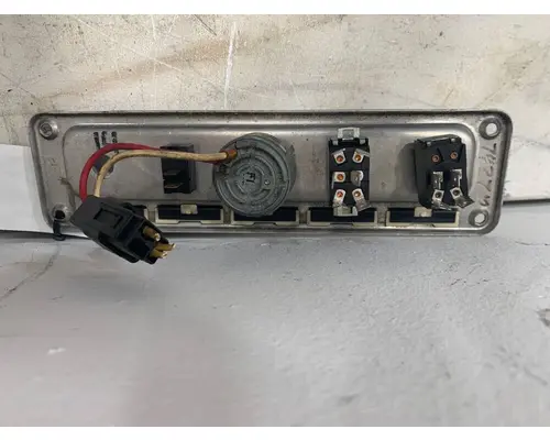 FREIGHTLINER Classic Dash  Console Switch