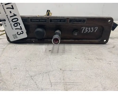 FREIGHTLINER Classic Dash  Console Switch