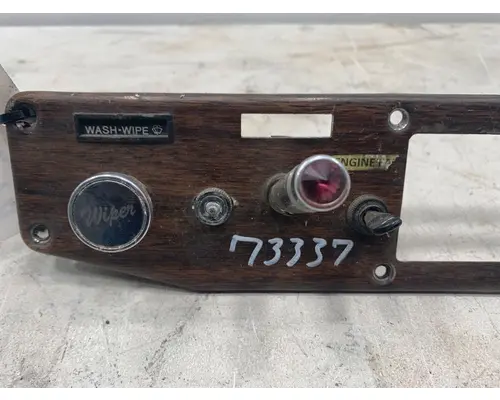 FREIGHTLINER Classic Dash  Console Switch