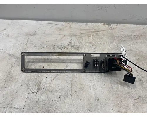 FREIGHTLINER Classic Dash  Console Switch