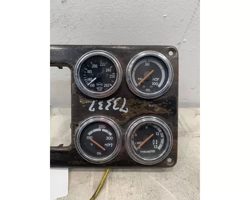 FREIGHTLINER Classic Gauge Panel