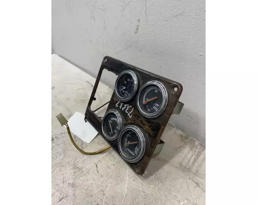 FREIGHTLINER Classic Gauge Panel