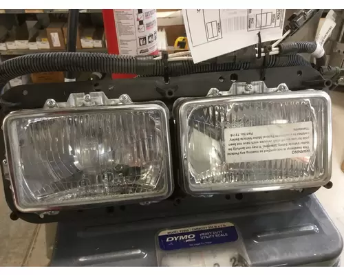 FREIGHTLINER Classic Headlamp Assembly