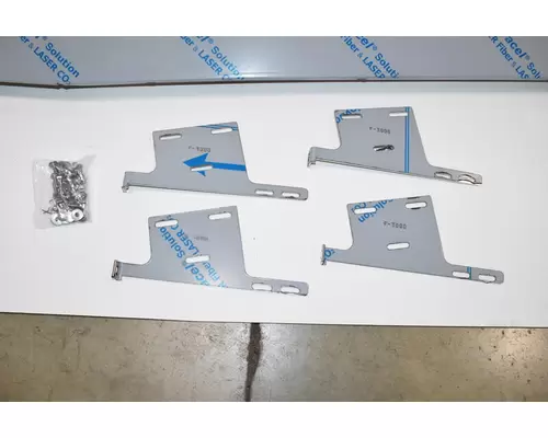 FREIGHTLINER Classic Sun Visor (External)