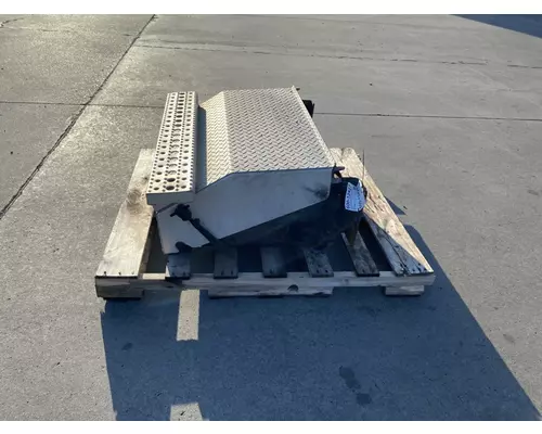 FREIGHTLINER Columbia 112 Battery Box