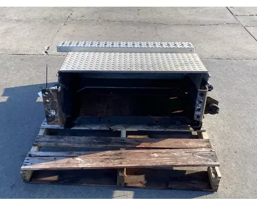 FREIGHTLINER Columbia 112 Battery Box