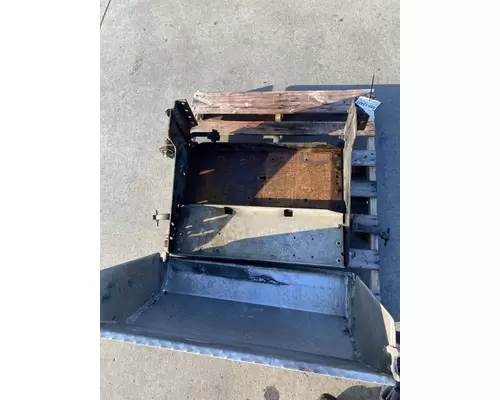 FREIGHTLINER Columbia 112 Battery Box