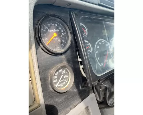 FREIGHTLINER Columbia 112 Cab