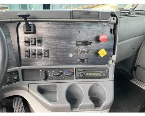 FREIGHTLINER Columbia 112 Cab