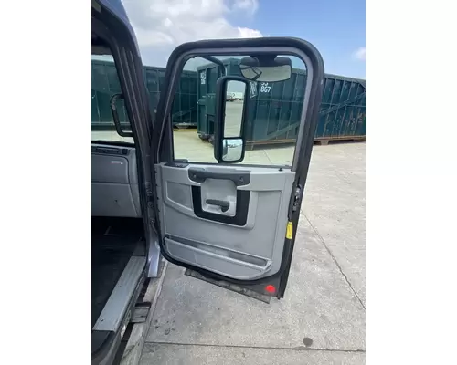 FREIGHTLINER Columbia 112 Cab