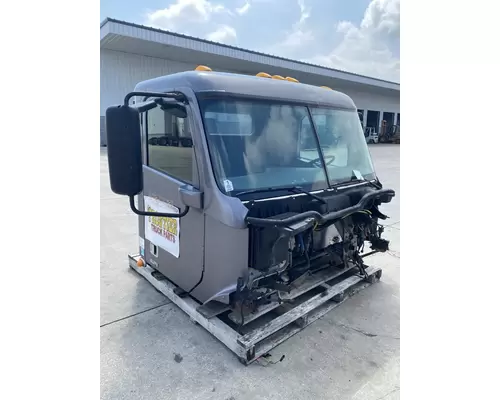 FREIGHTLINER Columbia 112 Cab